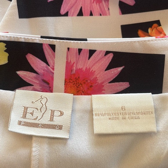 Golf Skirt / Skort - Picture 7 of 8